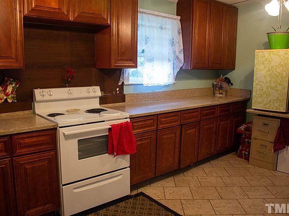 5th image of 722 Shay Dr