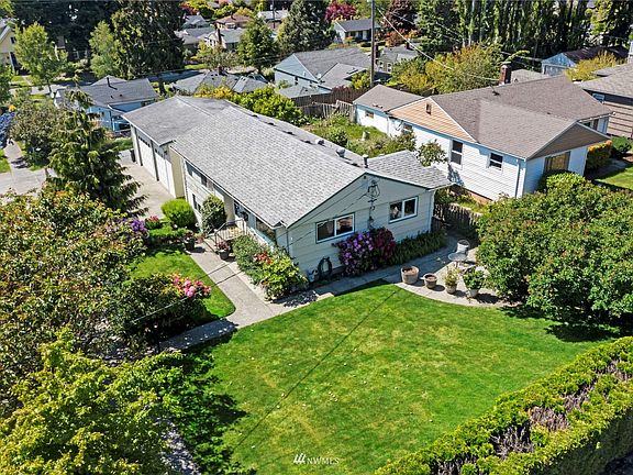 Home & 3 car garage!