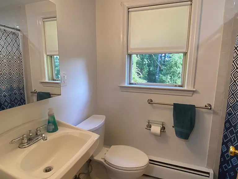 2nd Floor Bathroom