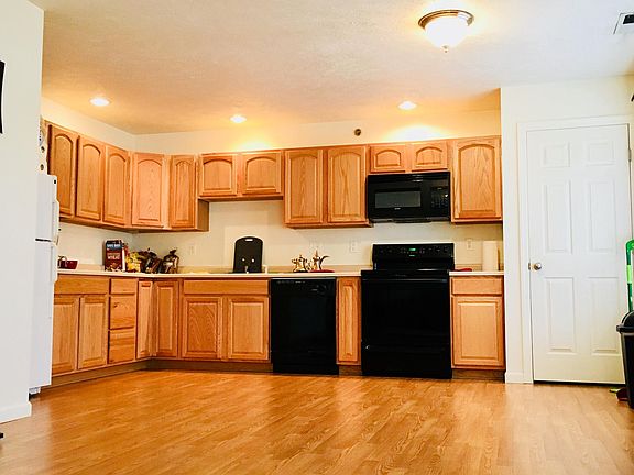 5th image of 850 Idlewood St