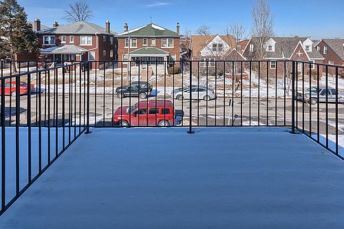 2nd image of 5016-5018 Lindenwood Ave