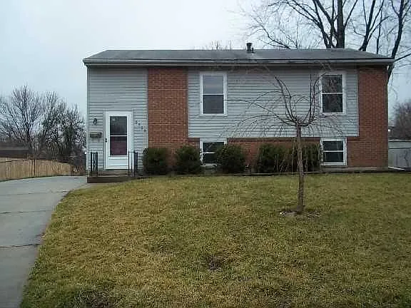 2759 Mancelona Ct photo 1