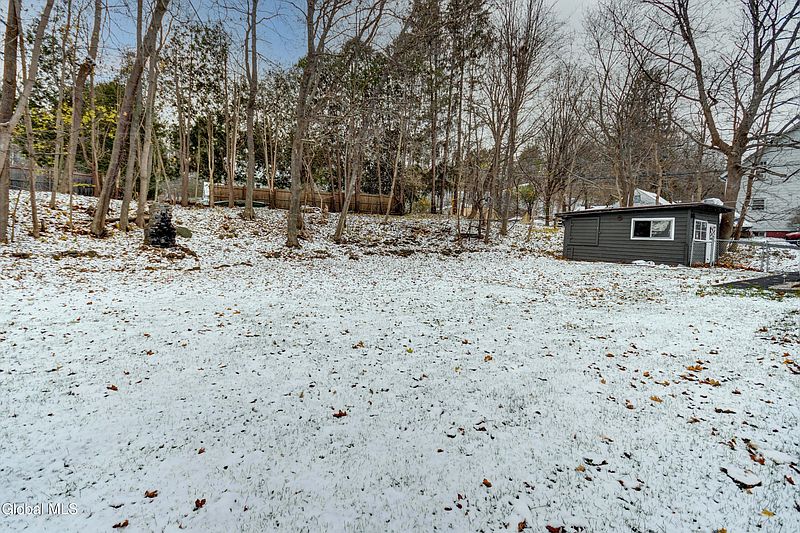 5th image of 61 Fort Johnson Avenue