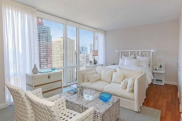 1st image of 160 W 62nd St APT 7B