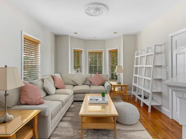 59 Oakton Ave, Dorchester, MA 02122