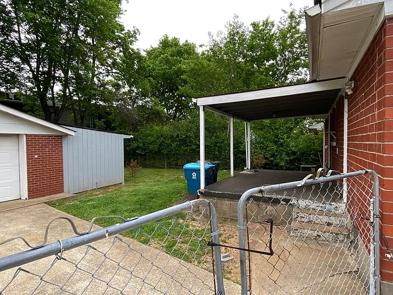 4401 Champions Trace Ln — Photo 2
