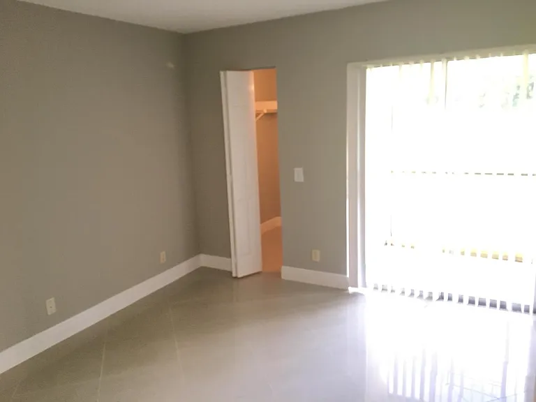 808 Meadows Cir #808 — Photo 11