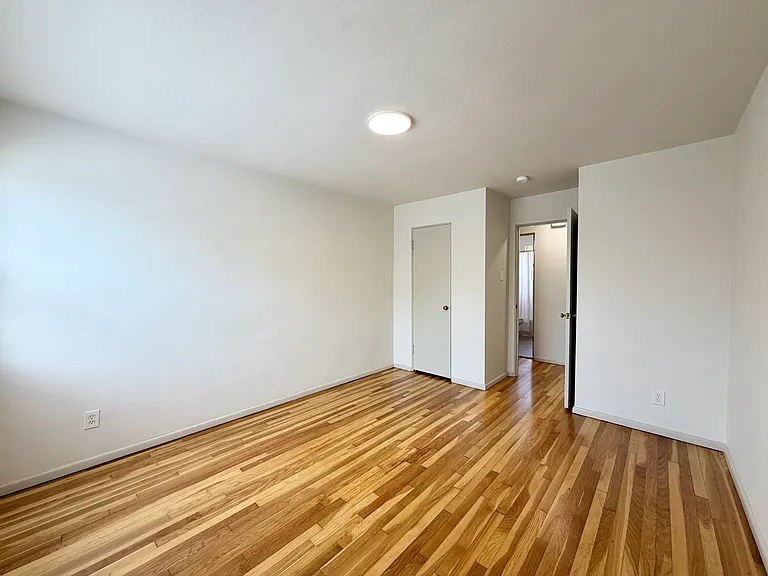 7180 Jamieson Ave #2W — Photo 7