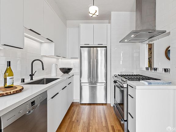3rd image of 2415 Van Ness Ave APT 202