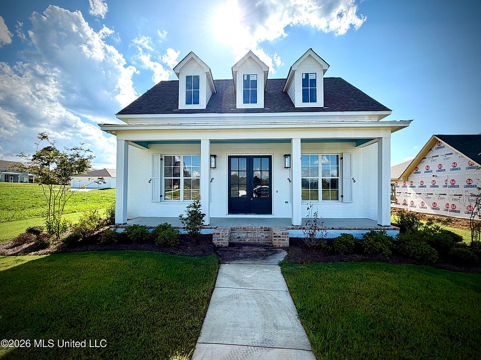1st image of 1013 Crepe Myrtle Dr