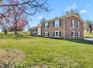 26 Main St E, Gordonsville, TN 38563