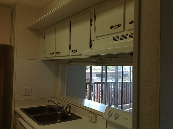 2nd image of 404 Marshall Ct NW Unit 7