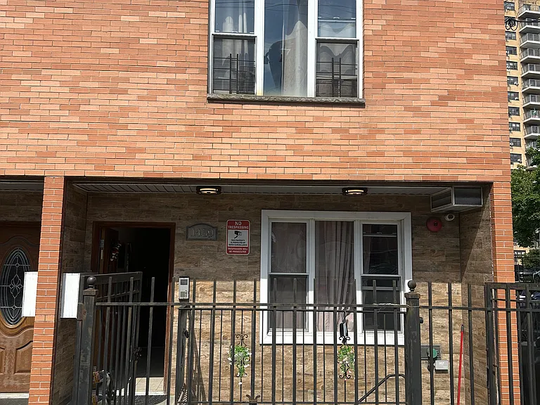 1459 Rosedale Ave #3B — Photo 1