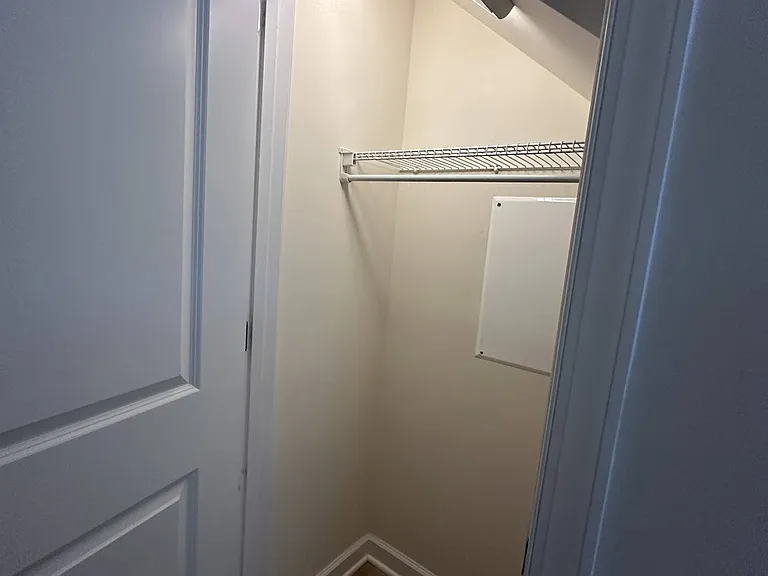 2436 Winthrop Dr — Photo 5