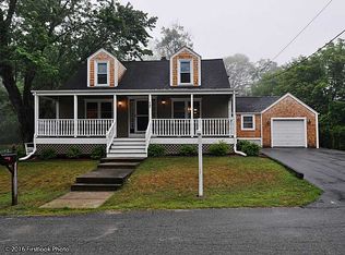 17 Woodland Rd, North Smithfield, RI 02896