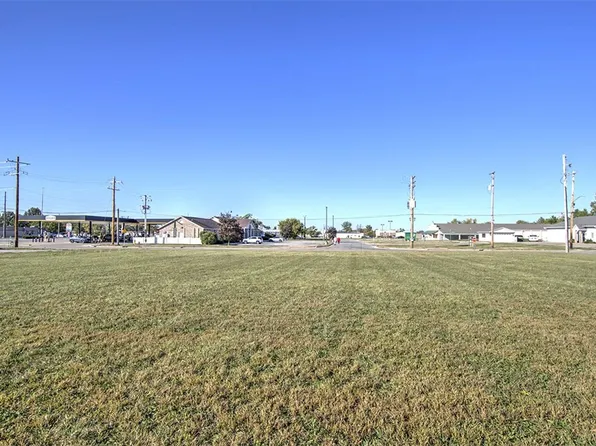 955 N Lima St, Mount Zion, IL 62549