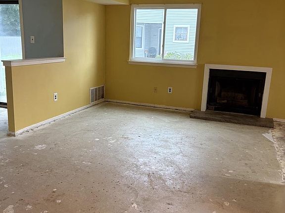 5th image of 4105 Tracy Ct