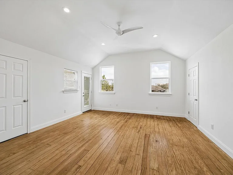 4011 Garrott St — Photo 14