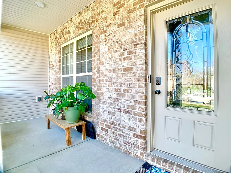 214 Penelope Ln — Photo 3