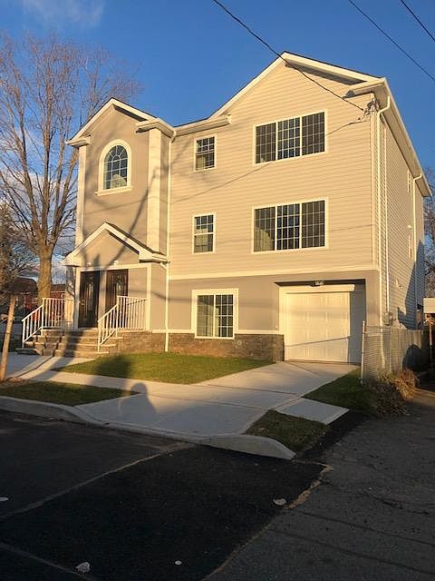 1st image of 61 Northfield Ave