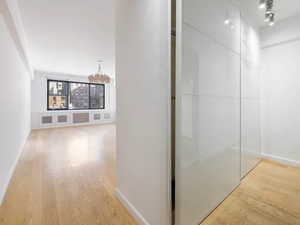 408 West 57th Street image 7 of 12