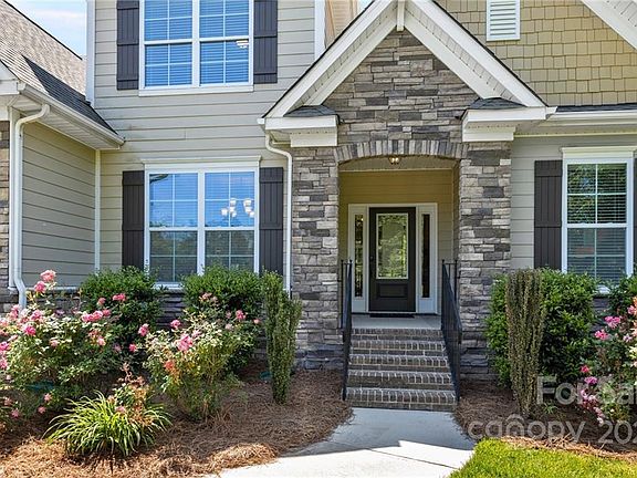 4th image of 4031 Olivewood Ct