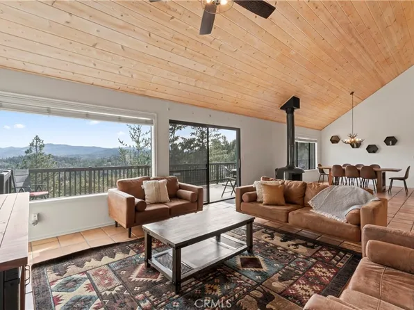 26150 Walnut Hills Dr, Lake Arrowhead, CA 92352