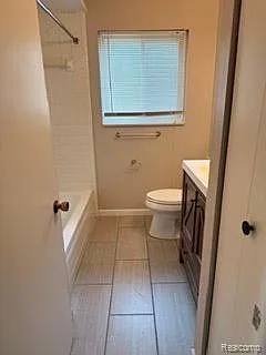 328 E Elmwood Ave #6 — Photo 1