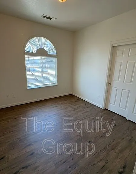 1319 S Crowe St #B — Photo 10