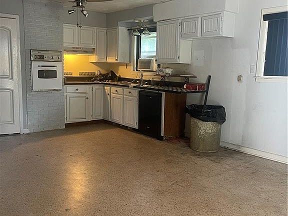 4th image of 4530 Orleans Ave