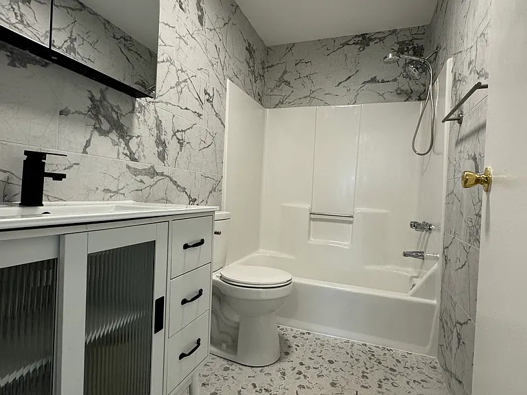14 Luke Ct #2F — Photo 9