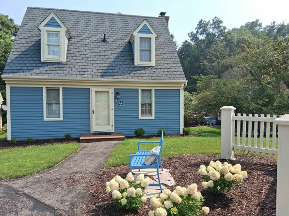 6 Settler Ln, Galena, IL 61036