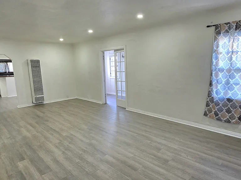 1141 W Gage Ave — Photo 20