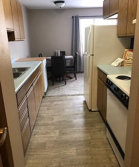 1000 Elm St #106 — Photo 8