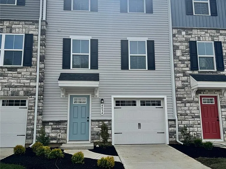 4034 Hemlock Ct — Photo 1
