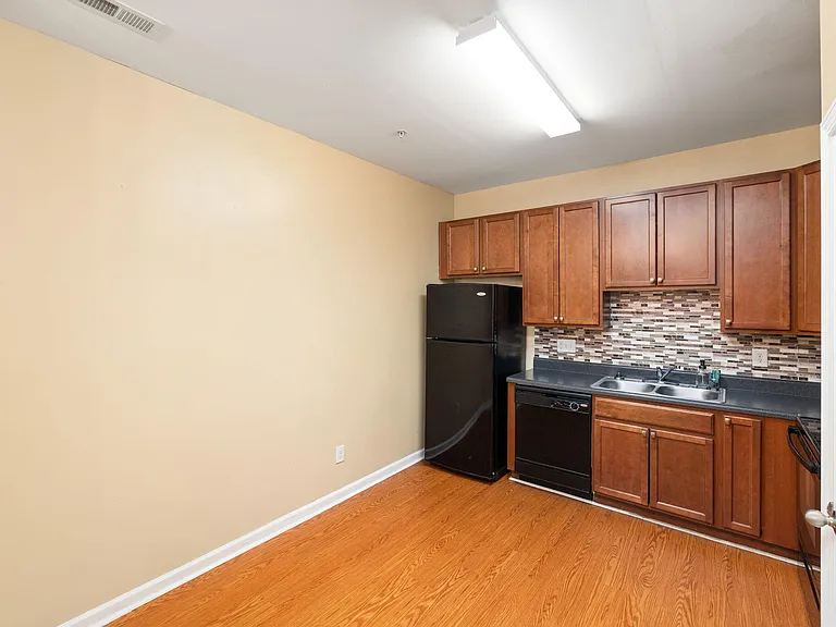 401 Coalinga Ln #108 — Photo 6