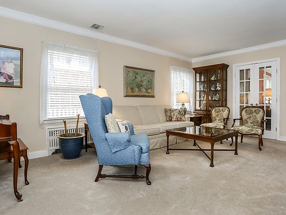3rd image of 43 Orchid St