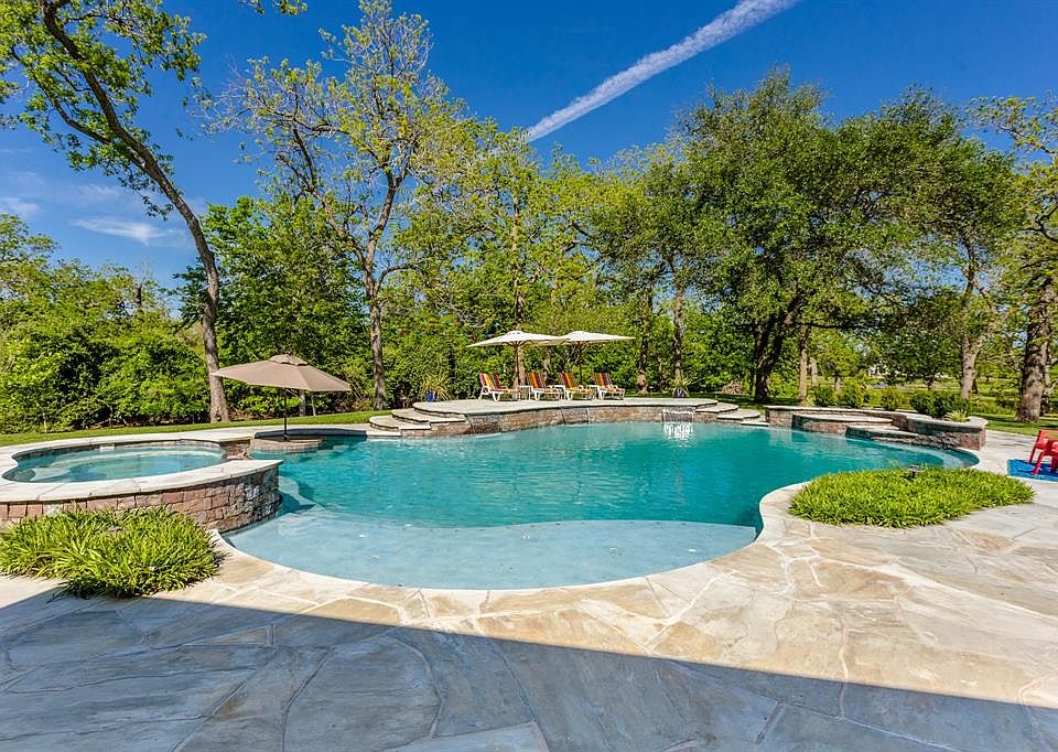 1st image of 1902 Pecan Lake Dr