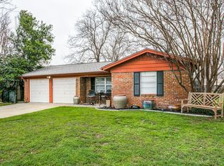 208 Anderson Dr, Hurst, TX 76053