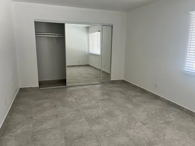 15848 Saticoy St #6 — Photo 7