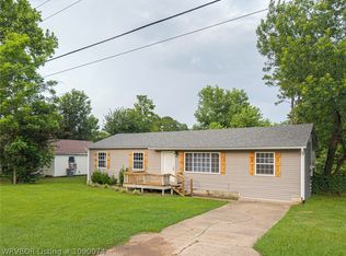702 9th St, Barling, AR 72923