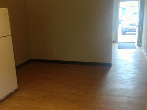 3rd image of 134 Eastern Heights Ave