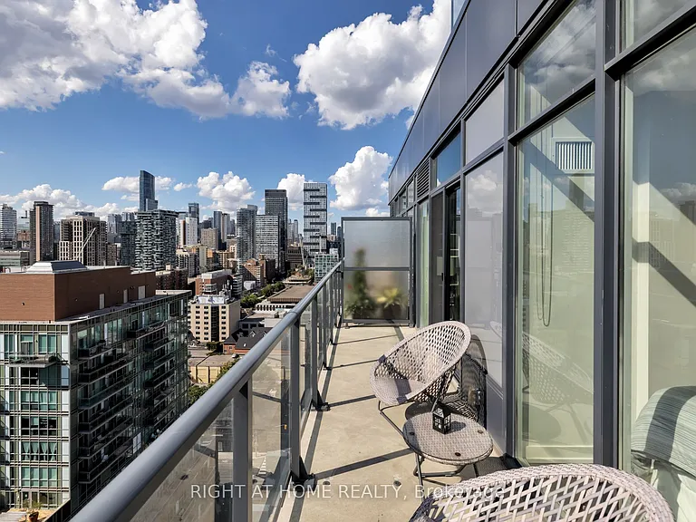 105 George St E #1912 — Photo 21