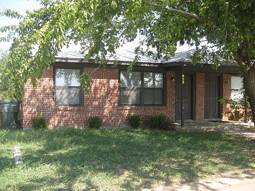 1st image of 825 E Lindsey St #827