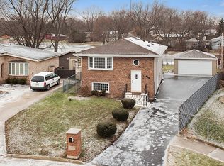 16004 Dennis Ct, Oak Forest, IL 60452
