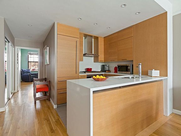 3rd image of 305 5th Ave APT 1A
