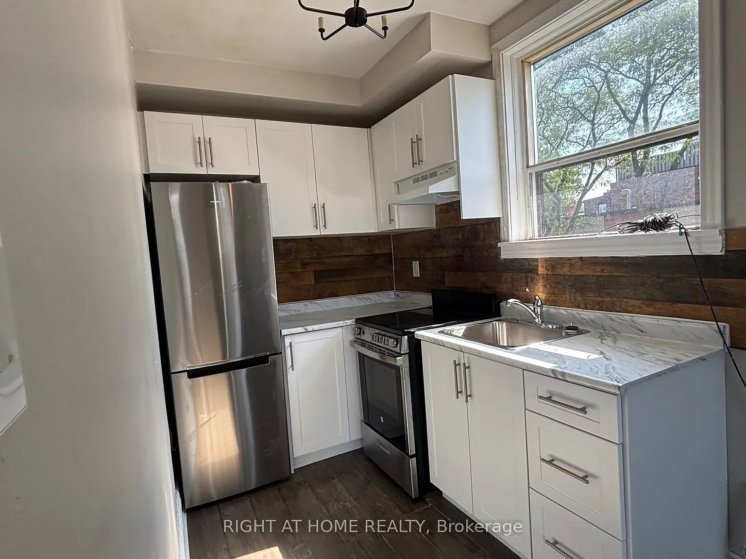 Studio, $1,400 — Photo 4