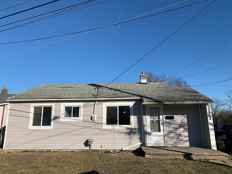 32863 Mecosta St — Photo 1