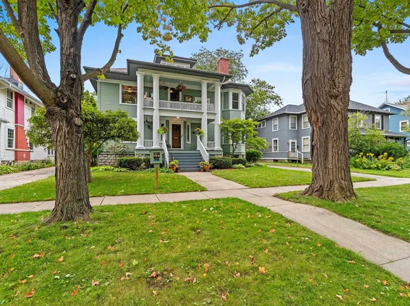 833 S Quincy St, Green Bay, WI 54301