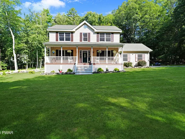 135 Blueberry Dr, Milford, PA 18337